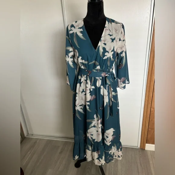 Butterfly Floral Dress Women’s Size Medium Cocktail Wedding Guest Summer NWT - Picture 2 of 10